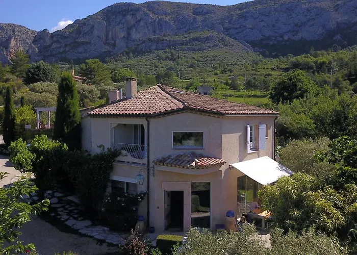 Le Jas Du Colombier 4*