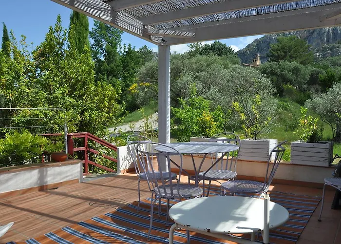 Le Jas Du Colombier 4*